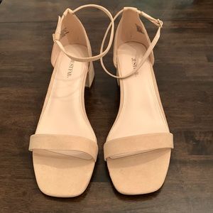 Women’s Nude/Tan Suede Block Heels size 12